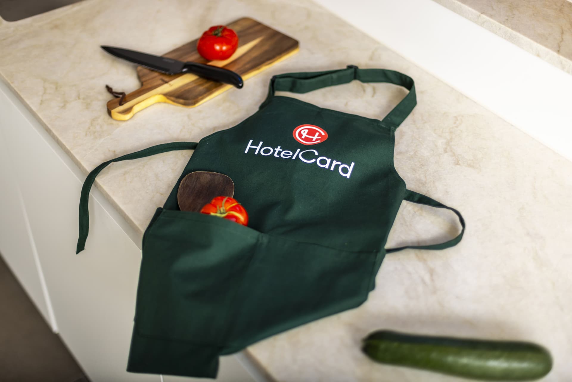 HotelCard Apron – For delightful moments of indulgence