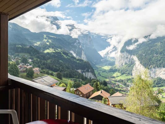 Hotel Bellevue - Traditional Swiss Hideaway