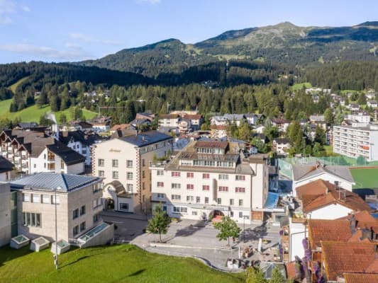 Hotel Lenzerhorn – Alpine Stay, Spa & Savour