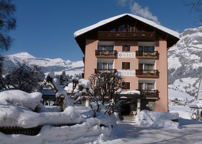 One week skiing holiday in Flims - We are proud to offer you an exclusive week package at Hotel Cresta Flims for this winter season. Bo