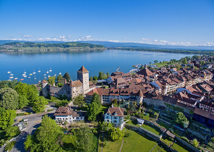 Hotels in Jura and Three-Lakes-Murten  The old town of Murten, called Stedli by the locals, is one of the most beautiful in the reg