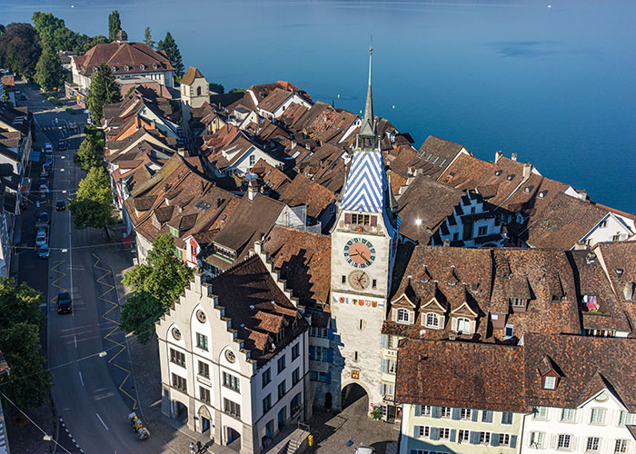 Hotels in Central Switzerland-Zug  The city of Zug lies between the tourist magnets of Zurich and Lucerne. So it is sometimes a li